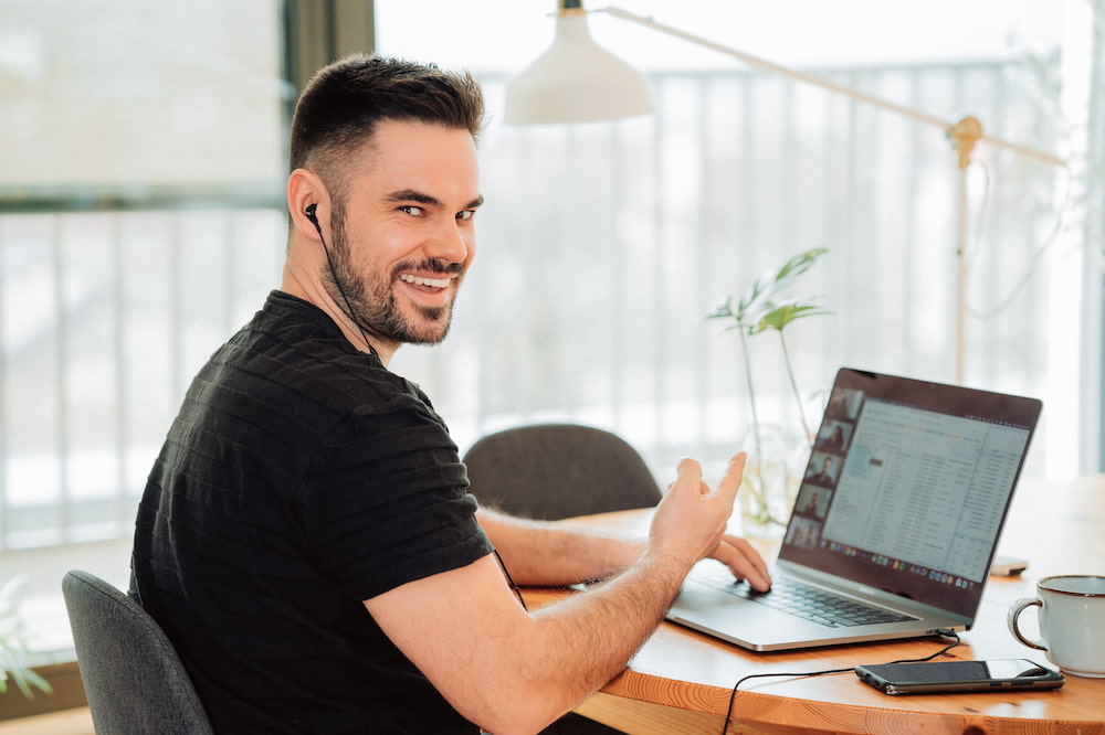 Pros and Cons of Online Business Coaching