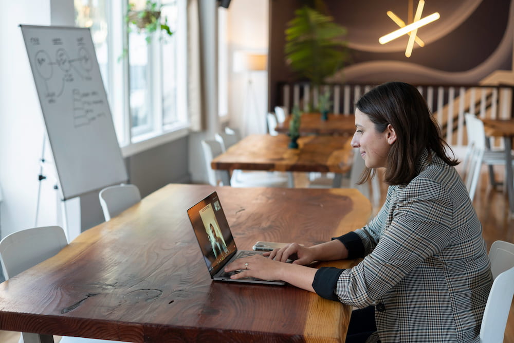 Key Advantages of Online Social Networking
