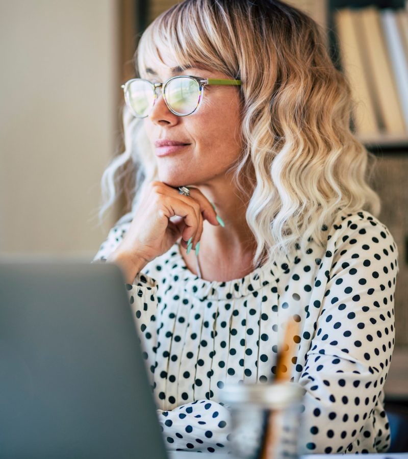 Overcome the Loneliness of Working Alone - Move Online